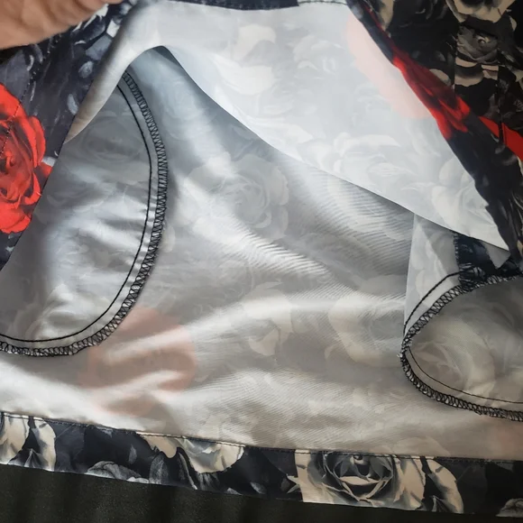 Running Jacket - Roses! - Picture 4 of 5